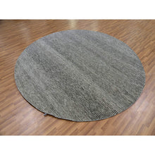Load image into Gallery viewer, 8&#39;x8&#39; Solid Gray, Hand Knotted, Undyed 100% Wool, Modern Grass Design, Round Oriental Rug FWR477552