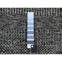 Load image into Gallery viewer, 8&#39;x8&#39; Solid Gray, Hand Knotted, Undyed 100% Wool, Modern Grass Design, Round Oriental Rug FWR477552