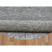 Load image into Gallery viewer, 5&#39;x5&#39; Gentle Gray, Tone on Tone, Modern Grass Design, Organic Undyed Wool, Hand Knotted, Round Oriental Rug FWR477570