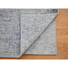 Load image into Gallery viewer, 2&#39;6&quot;x9&#39;8&quot; Light Gray Fine Jacquard Hand Loomed Modern Wool and Art Silk Runner Oriental Rug FWR481644