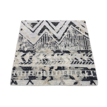 Load image into Gallery viewer, 3&#39;1&quot;x3&#39;1&quot; Light Gray with Black, Organic Wool Hand Knotted, Modern Design Fragment Sample, Square Oriental Rug FWR482010