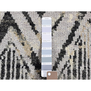 3'1"x3'1" Light Gray with Black, Organic Wool Hand Knotted, Modern Design Fragment Sample, Square Oriental Rug FWR482010
