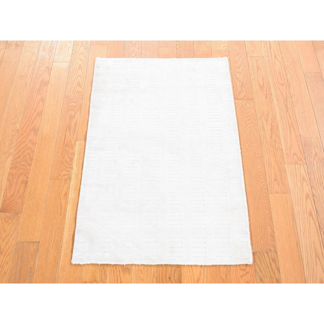 2'x3' Ivory, Plant Based Silk, Hand Loomed, Modern Design, Mat Oriental Rug FWR482586