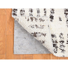 Load image into Gallery viewer, 3&#39;x3&#39; Black, Modern Erased Column Design, Thick and Plush, Pure Wool, Hand Knotted, Small Square Oriental Rug FWR484482