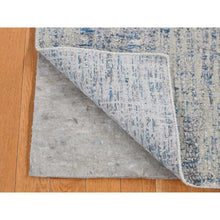 Load image into Gallery viewer, 2&#39;6&quot;x9&#39;9&quot; Bright Gray, Fine Jacquard Hand Loomed, Modern Design, Wool and Silk, Runner Oriental Rug FWR523608