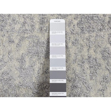 Load image into Gallery viewer, 7&#39;9&quot;x7&#39;9&quot; Gainsboro Gray, Jacquard Hand Loomed, Broken Cypress Tree Design, Wool and Silk, Thick and Plush, Round Oriental Rug FWR524154